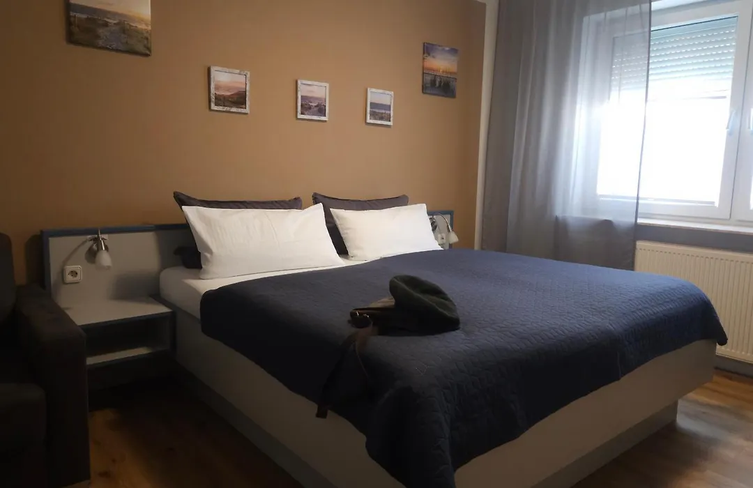 Hotel Am Deich-1